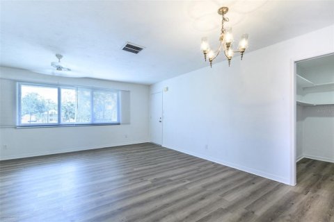Condominio en alquiler en Port Charlotte, Florida, 2 dormitorios, 97.18 m2 № 1883757 - foto 5
