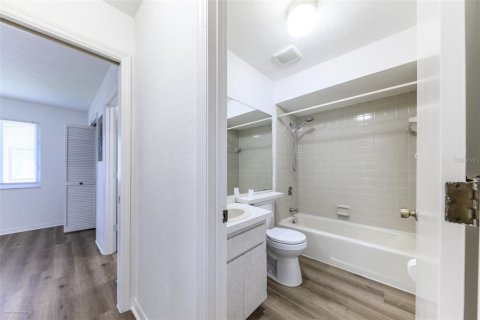 Condominio en alquiler en Port Charlotte, Florida, 2 dormitorios, 97.18 m2 № 1883757 - foto 16