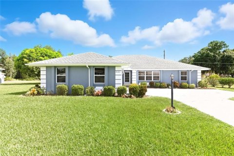 House in Lake Placid, Florida 3 bedrooms, 198.25 sq.m. № 1902403 - photo 4