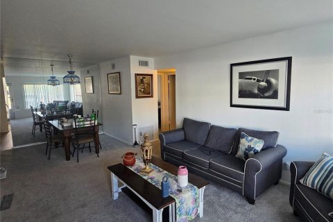 Condo in Clearwater, Florida, 2 bedrooms № 2122819 - photo 3