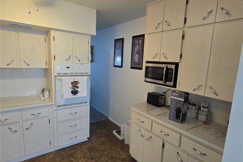 Condo in Clearwater, Florida, 2 bedrooms № 2122819 - photo 8