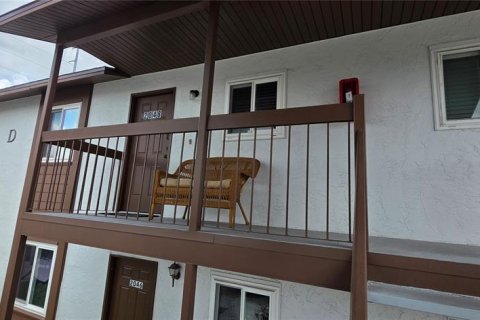 Condo in Zephyrhills, Florida, 2 bedrooms  № 2149054 - photo 27