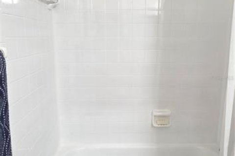 Condo in Zephyrhills, Florida, 2 bedrooms  № 2149054 - photo 29