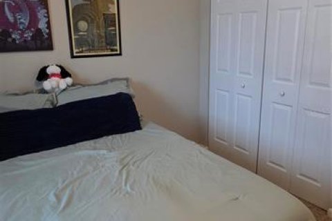 Condo in Zephyrhills, Florida, 2 bedrooms  № 2149054 - photo 13