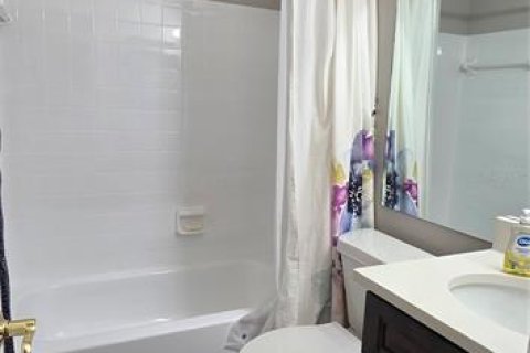 Condo in Zephyrhills, Florida, 2 bedrooms  № 2149054 - photo 28