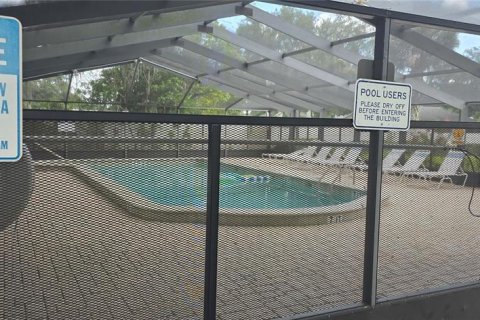 Condo in Zephyrhills, Florida, 2 bedrooms  № 2149054 - photo 26