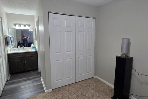 Condo in Zephyrhills, Florida, 2 bedrooms  № 2149054 - photo 22