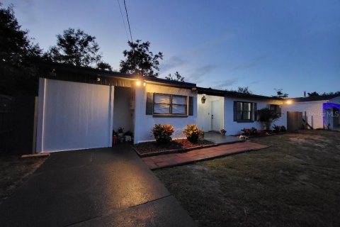 Casa en Mount Dora, Florida 3 dormitorios, 113.71 m2 № 2126114
