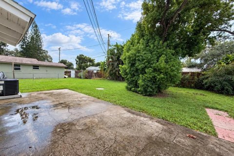 Villa ou maison à louer à Largo, Floride: 3 chambres, 78.04 m2 № 2433677 - photo 19