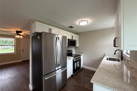Villa ou maison à louer à Largo, Floride: 3 chambres, 78.04 m2 № 2433677 - photo 2