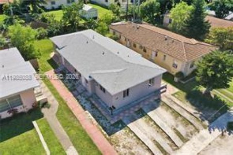 Villa ou maison à Miami, Floride 2 chambres, 174.93 m2 № 2050879