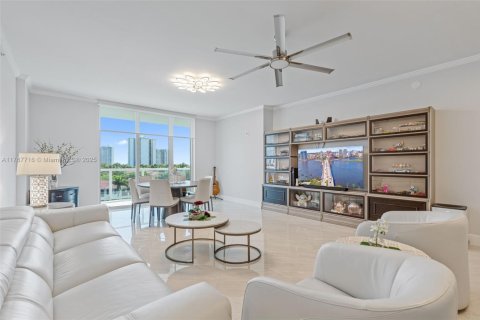 Copropriété à vendre à Aventura, Floride: 2 chambres, 164.62 m2 № 1945770 - photo 15