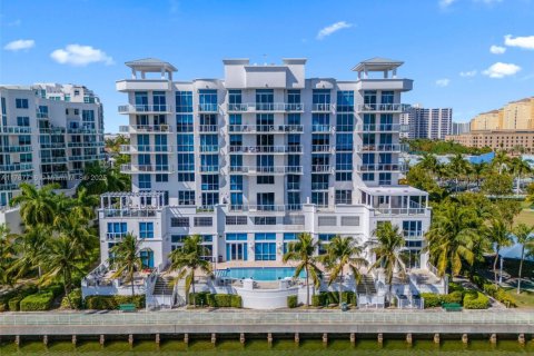 Copropriété à vendre à Aventura, Floride: 2 chambres, 164.62 m2 № 1945770 - photo 1