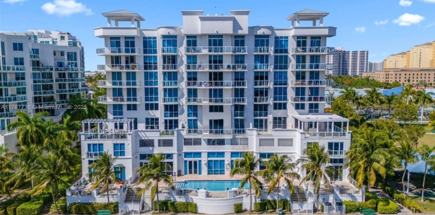 Condo à Aventura, Floride, 2 chambres  № 1945770