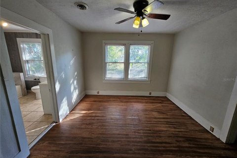 House in DeLand, Florida 4 bedrooms, 134.34 sq.m. № 1525881 - photo 21
