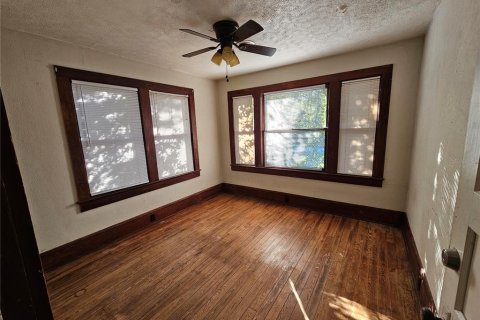 House in DeLand, Florida 4 bedrooms, 134.34 sq.m. № 1525881 - photo 19