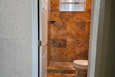 House in Homestead, Florida 3 bedrooms, 143.16 sq.m. № 2039155 - photo 26