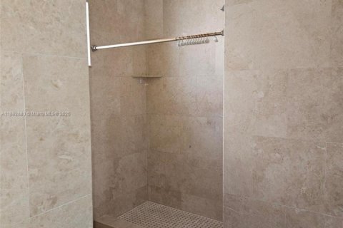 House in Homestead, Florida 3 bedrooms, 143.16 sq.m. № 2039155 - photo 22