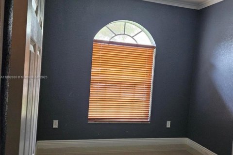 House in Homestead, Florida 3 bedrooms, 143.16 sq.m. № 2039155 - photo 24