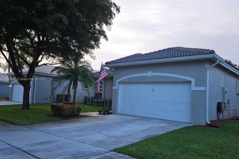 House in Homestead, Florida 3 bedrooms, 143.16 sq.m. № 2039155 - photo 2