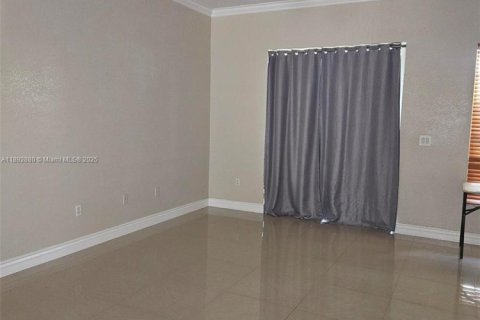 House in Homestead, Florida 3 bedrooms, 143.16 sq.m. № 2039155 - photo 15