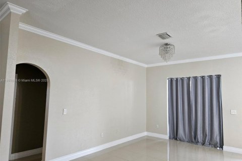 House in Homestead, Florida 3 bedrooms, 143.16 sq.m. № 2039155 - photo 16