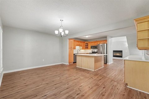 House in Seffner, Florida 3 bedrooms, 314.94 sq.m. № 2396584 - photo 9