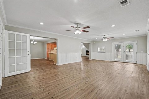 House in Seffner, Florida 3 bedrooms, 314.94 sq.m. № 2396584 - photo 10