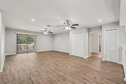 House in Seffner, Florida 3 bedrooms, 314.94 sq.m. № 2396584 - photo 11