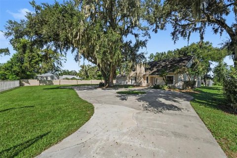 House in Seffner, Florida 3 bedrooms, 314.94 sq.m. № 2396584