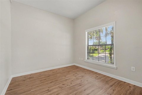 House in Seffner, Florida 3 bedrooms, 314.94 sq.m. № 2396584 - photo 15