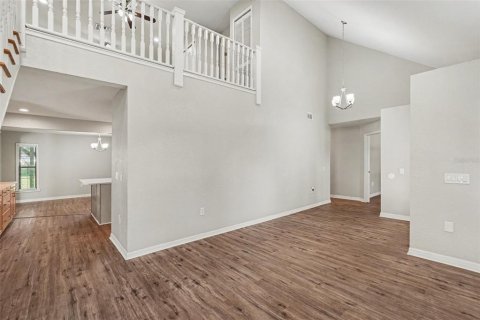 House in Seffner, Florida 3 bedrooms, 314.94 sq.m. № 2396584 - photo 6
