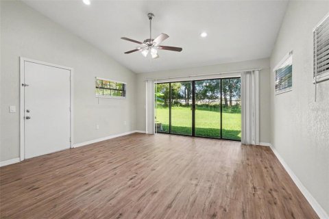 House in Seffner, Florida 3 bedrooms, 314.94 sq.m. № 2396584 - photo 12