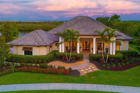 House in Parrish, Florida 3 bedrooms, 340.86 sq.m. № 1725528 - photo 2