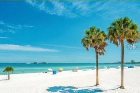 Touwnhouse à vendre à Palm Harbor, Floride: 3 chambres, 207.64 m2 № 2408423 - photo 18