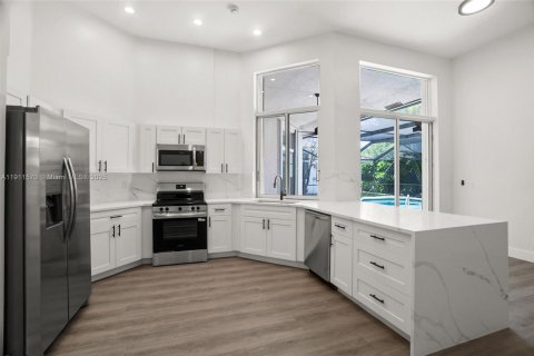 Casa en venta en Weston, Florida, 5 dormitorios, 229.75 m2 № 1967373 - foto 7