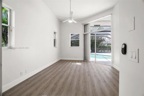 Casa en venta en Weston, Florida, 5 dormitorios, 229.75 m2 № 1967373 - foto 17