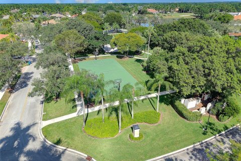 Casa en venta en Weston, Florida, 5 dormitorios, 229.75 m2 № 1967373 - foto 26