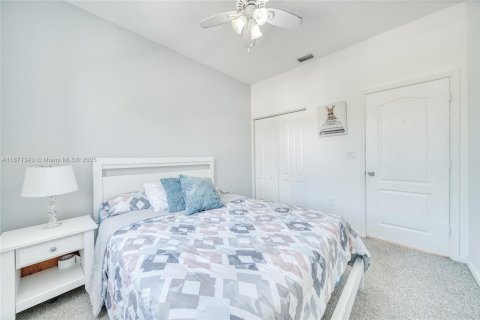 Casa en venta en Homestead, Florida, 3 dormitorios, 149.57 m2 № 1919963 - foto 25