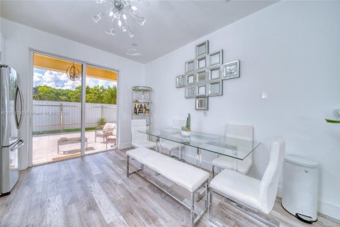 Casa en venta en Homestead, Florida, 3 dormitorios, 149.57 m2 № 1919963 - foto 14