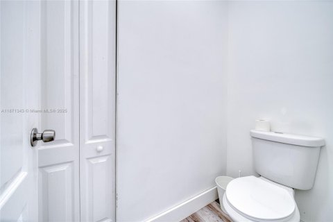 Casa en venta en Homestead, Florida, 3 dormitorios, 149.57 m2 № 1919963 - foto 22