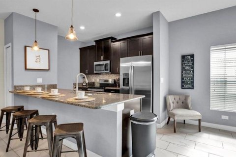 Townhouse in STOREY LAKE in Kissimmee, Florida 5 bedrooms, 197.7 sq.m. № 1837773 - photo 5