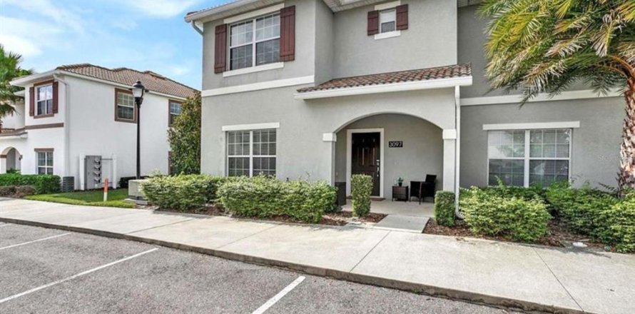 Townhouse in STOREY LAKE in Kissimmee, Florida 5 bedrooms, 197.7 sq.m. № 1837773