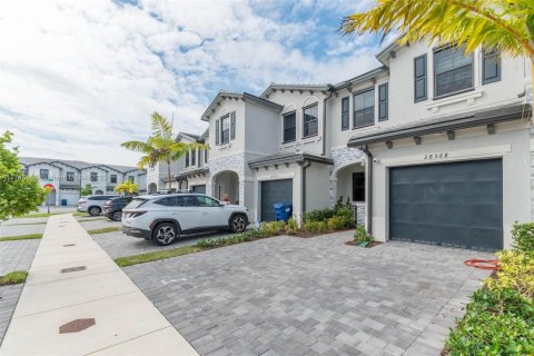 Townhouse in Homestead, Florida 3 bedrooms, 133.97 sq.m. № 1697322 - photo 7