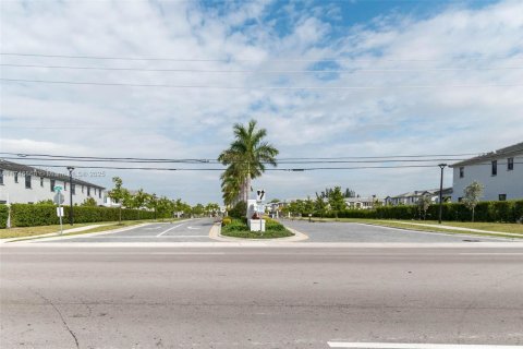 Townhouse in Homestead, Florida 3 bedrooms, 133.97 sq.m. № 1697322 - photo 30