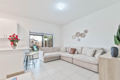 Townhouse in Homestead, Florida 3 bedrooms, 133.97 sq.m. № 1697322 - photo 15