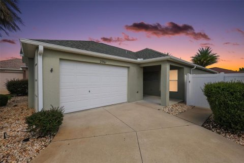House in The Villages, Florida 2 bedrooms, 105.63 sq.m. № 2369665