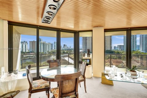 Condo in Aventura, Florida, 2 bedrooms  № 1970256 - photo 19