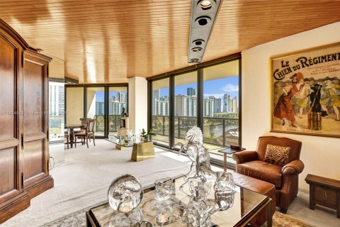 Condo in Aventura, Florida, 2 bedrooms  № 1970256 - photo 7