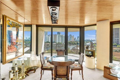 Condo in Aventura, Florida, 2 bedrooms  № 1970256 - photo 5